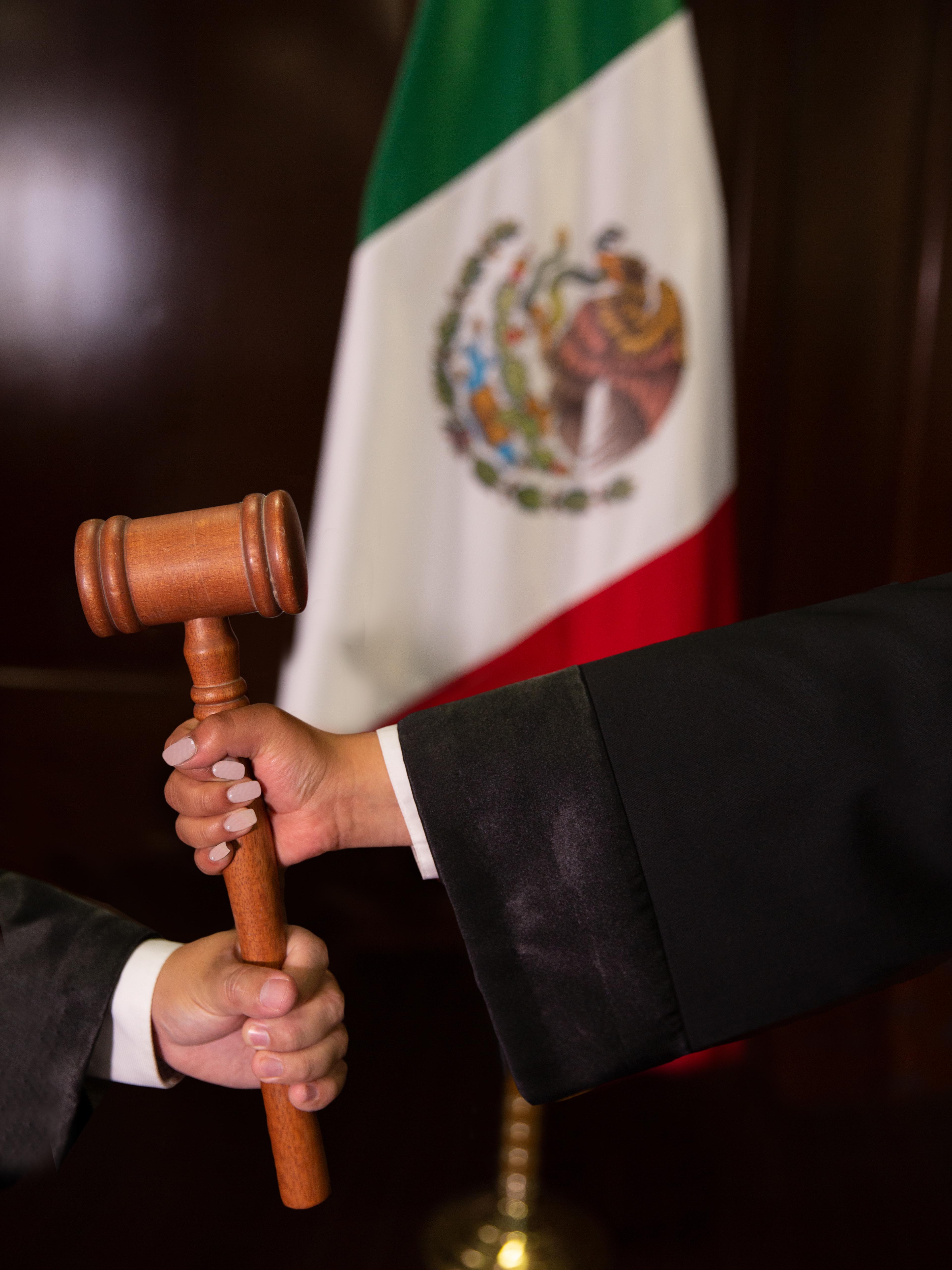 Participar n distinguidos juristas del pa s y se desarrollar del 25 al